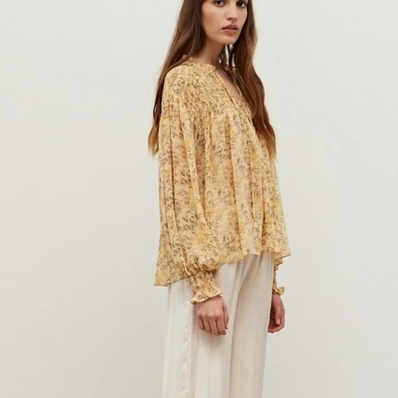 Flowy Pale Yellow Floral Blouse with smocking - Picture 3 of 10
